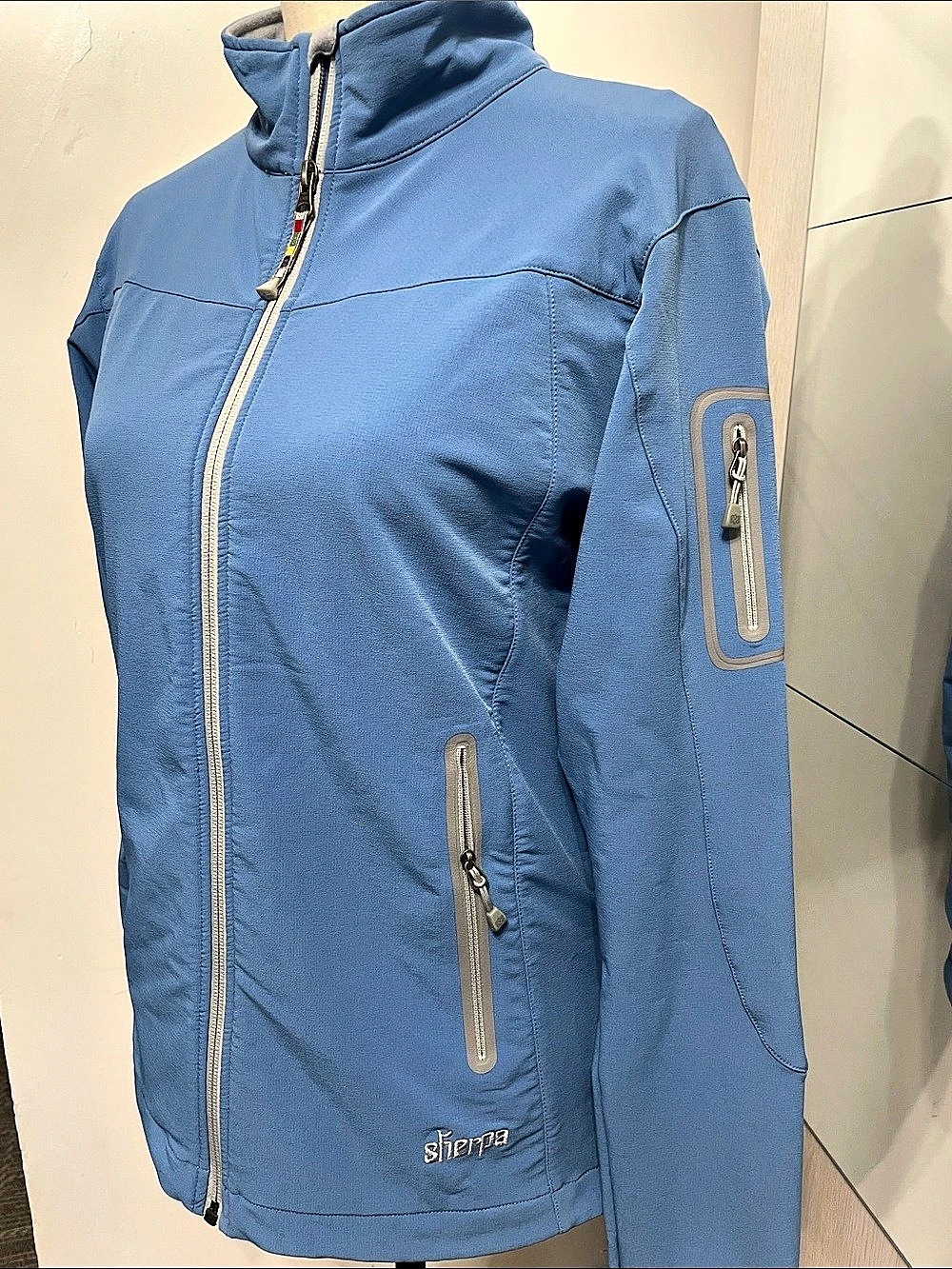 Sherpa Women'Small Blue Softshell Jacket Size Small Like New
